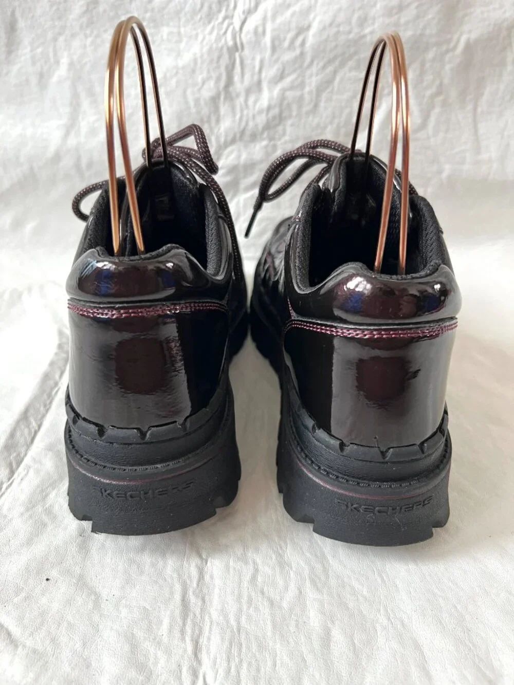Skechers Jammers shoes womens 9 Cool Block Oxford burgundy red faux patent